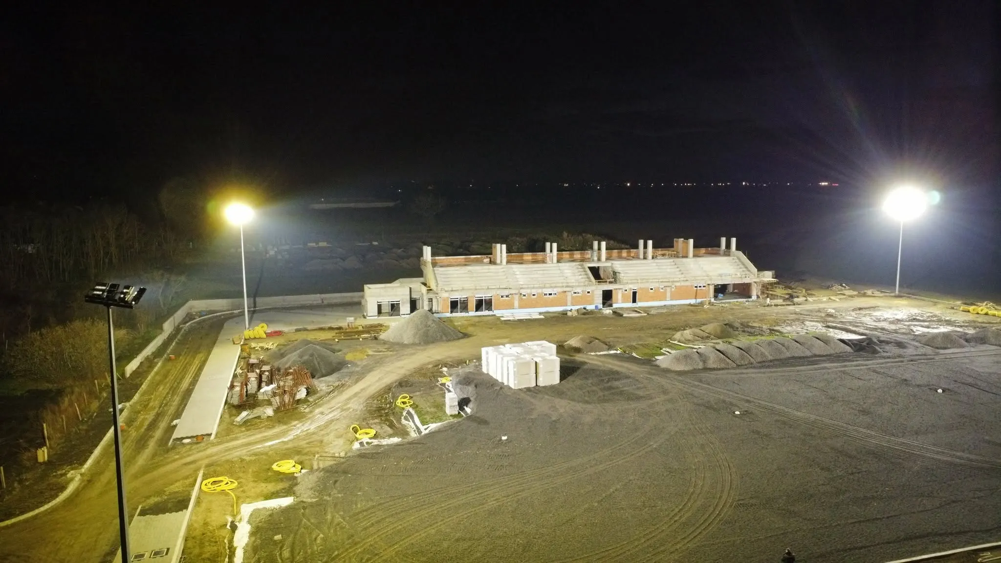 Rasvjeta sportskog objekta noću
